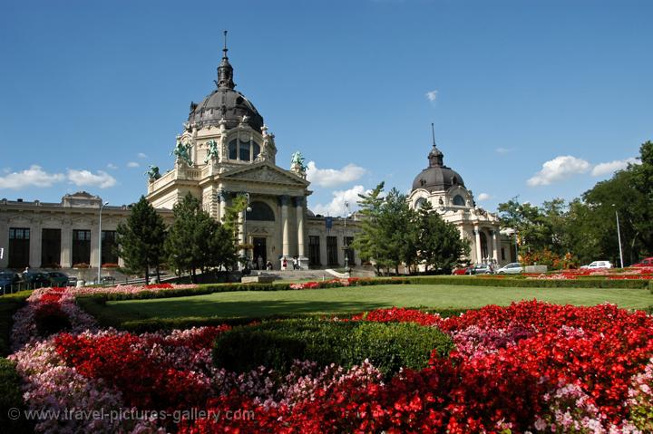 Pictures of Hungary - Budapest - Szchenyi Thermal Bath, Vrosliget, City Park