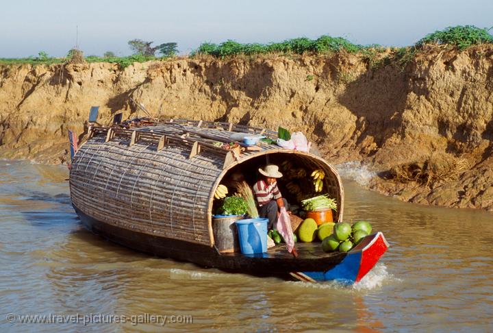 Pictures of Cambodia -Country-People-0006 - Sampan houseboat on Sangker