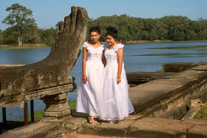 Pictures of Cambodia -Country-People-0024 - girls posing at a wedding