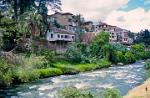 houses along the Tomebamba River