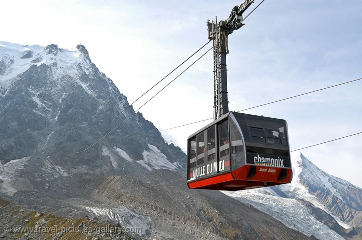 the cable car to the Aiguille du Midi