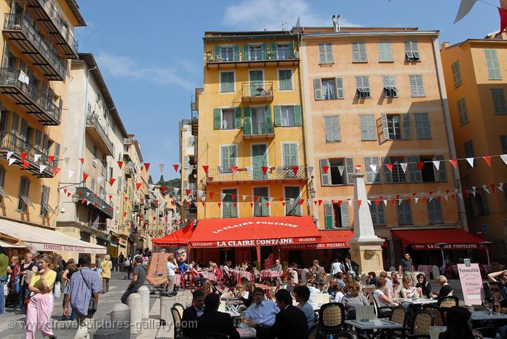 outdoor cafes and restaurants, Nice old town