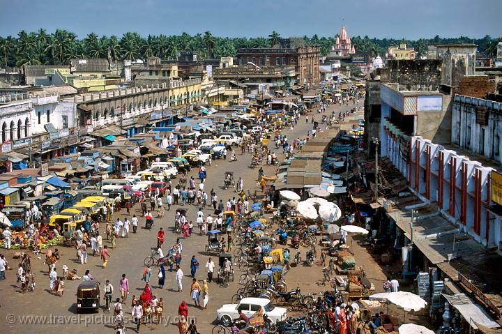 the Bada Danda, the town centre of Puri