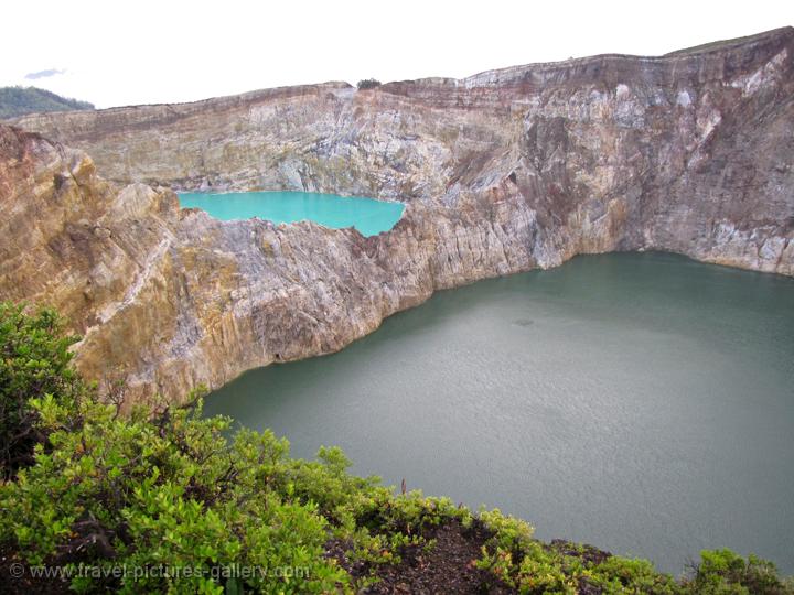 Keli Mutu volcano, coloured lakes, Turquoise and Green Lake