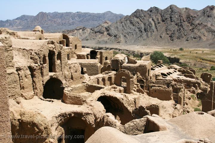 Pictures of Iran - Kharanaq - the ruins, adobe architecture