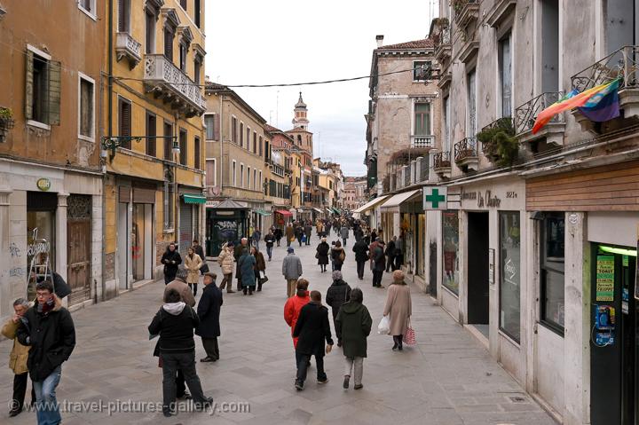 wintertime, shopping street