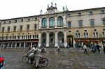 Chiesa di San Vincenzo, Piazza dei Signori