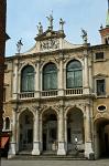 Chiesa di San Vincenzo, Piazza dei Signori