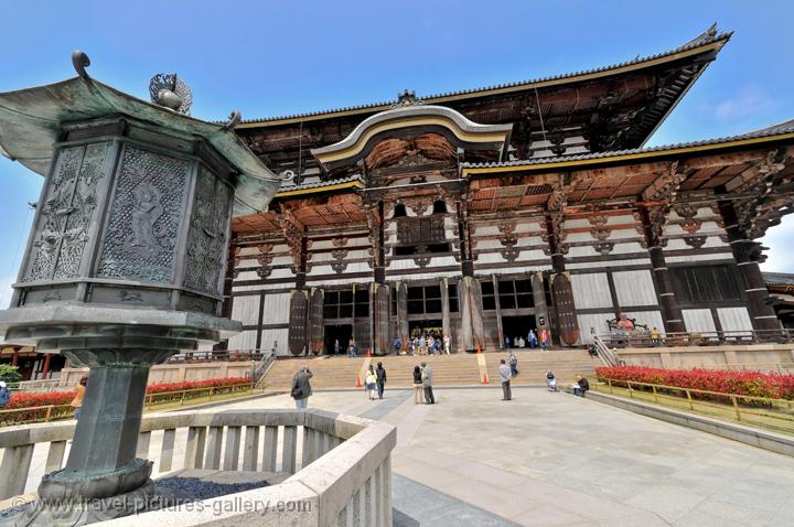 Pictures of Japan - Japan - Todai-ji temple is a Unesco World Heritage site