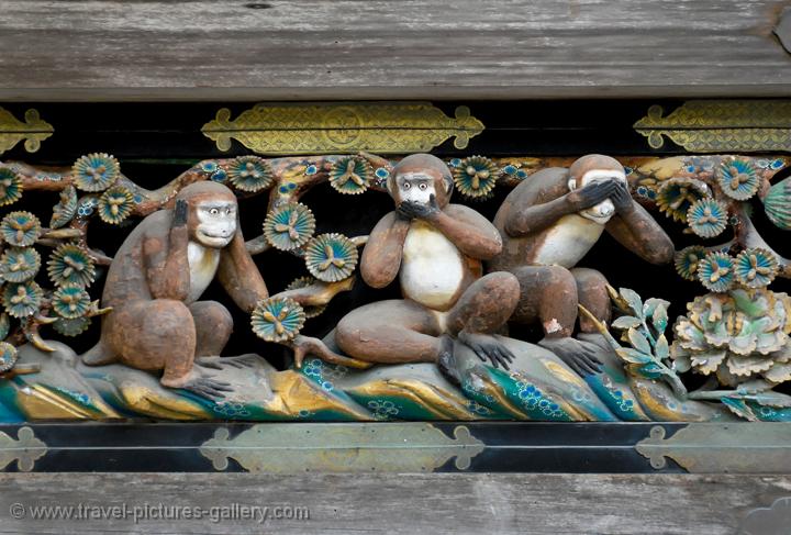 hear no evil, speak no evil, see no evil, the three monkeys at the Toshugu Shrine