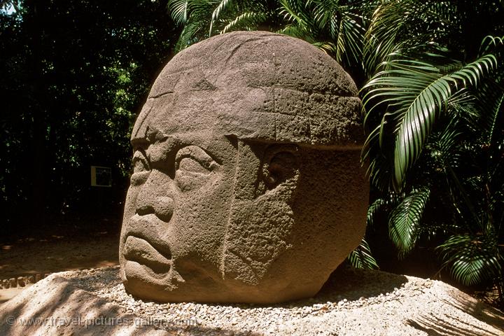 Olmec head, Villahermosa