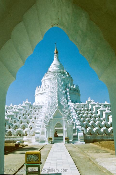 the Hsinbyume Paya (pagoda), Mingun
