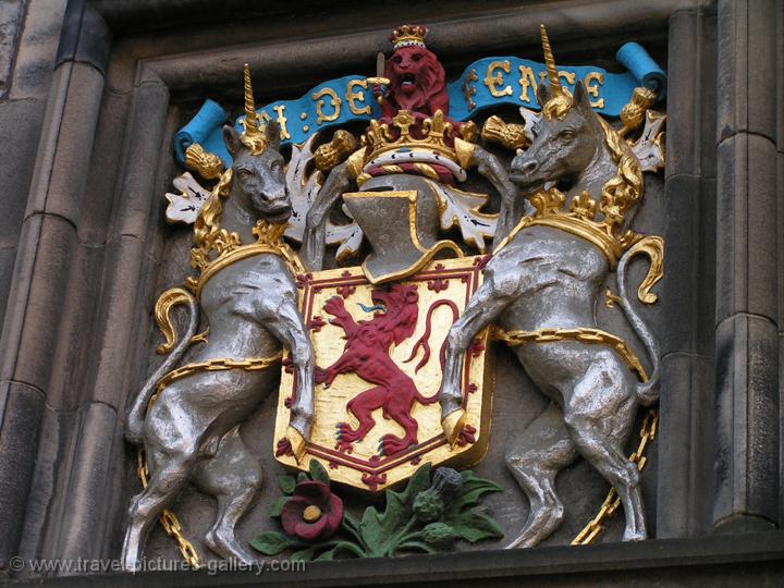 Pictures of Scotland- Edinburgh - wall emblem, Edinburgh Castle