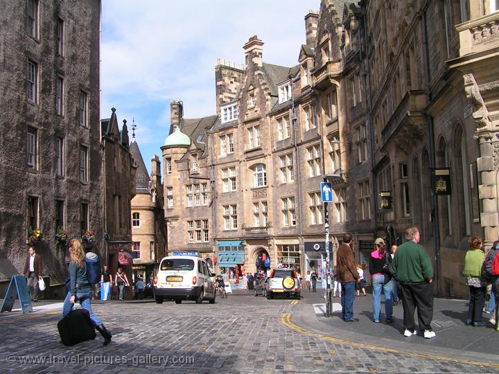 Travel Pictures Gallery- Scotland- Edinburgh-0021- High Street shopping