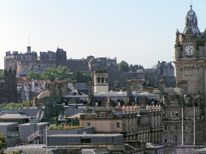 Pictures of Scotland - Edinburgh - Edinburg Castle and Balmoral hotel