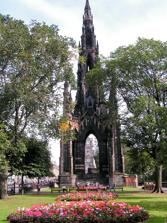 Sir Walter Scott monument