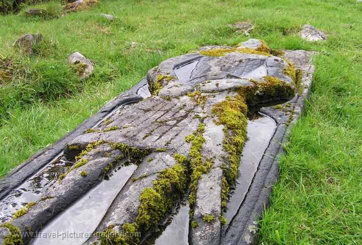 Pictures of Scotland - Highlands - Isle of Skye, crusader grave at Skeabost