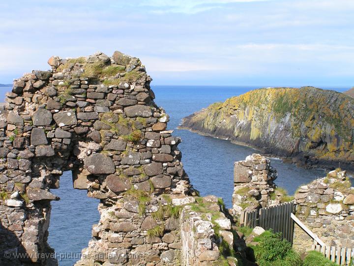 Duntulm Castle, Score Bay, Isle of Skye