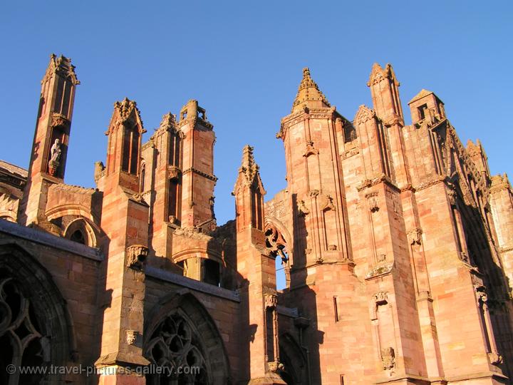 Melrose Abbey, Gothic style