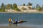 everyday life, transport by pirogue