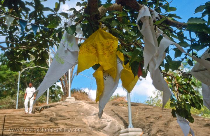 prayer flags, Mihintale