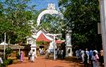 Sri Maha Boddhi temple (sacred Bo tree)