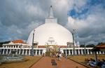 the Ruvanvelisaya Dagoba (Stupa)