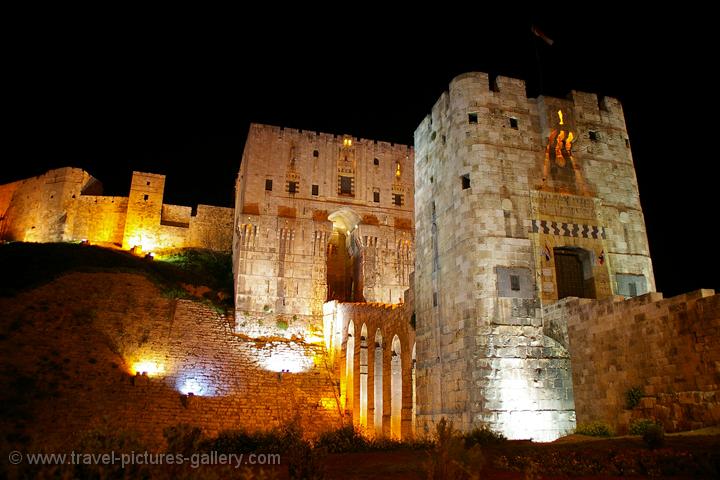 Pictures of Syria - Aleppo, gate to the Citadel at night