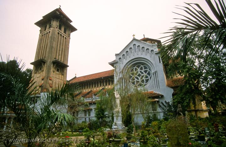 Cua Bac Church, built by the French (Eglise des Martyrs)