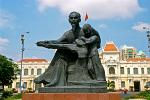 statue of Bac Ho, uncle Ho Chi Minh
