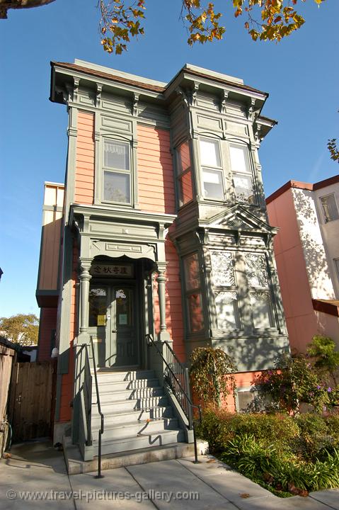 Victorian house (Painted Ladies), Steiner Street