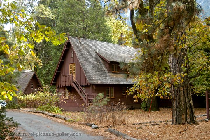 cosy cabins and lodges in Yosemite Village