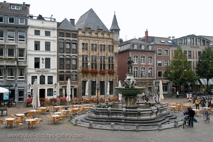 the Market Square, Marktplatz with the fountain and Charlemagne's statue