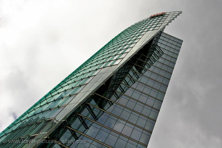 modern architecture, Deutsche Bahn tower