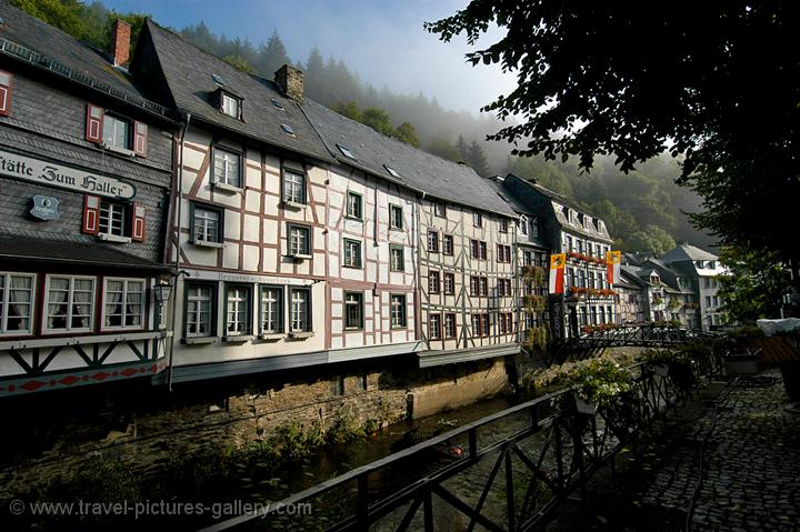 hotels and restaurants along the Rur River