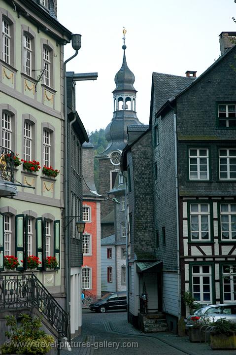 the narrow streets of the Old Town