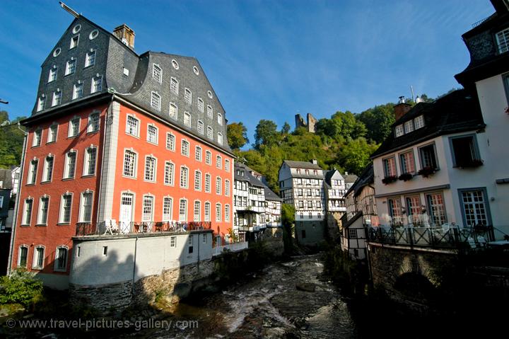 the Red House and River Rur