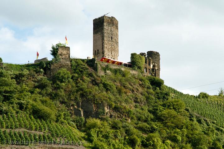 the castle ruin of Burg Metternich, Beilstein