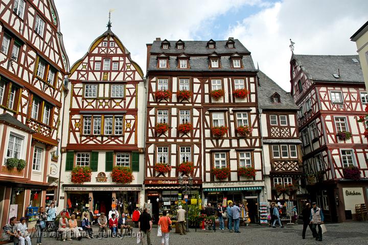 half timber (fachwerk) houses, Marktplatz, Bernkastel Kues