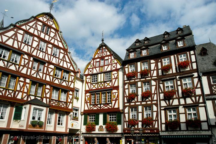 'fachwerk' houses, Marktplatz, Bernkastel Kues