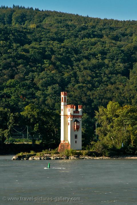 a light tower guiding ships