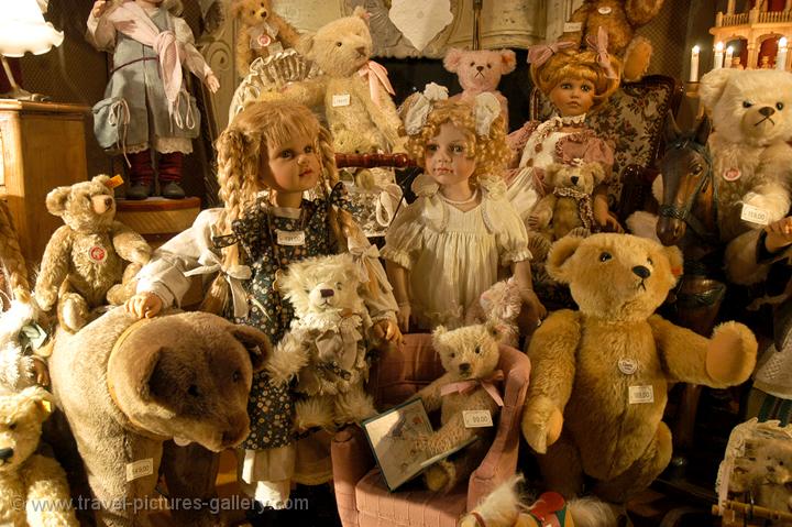 dolls and bears