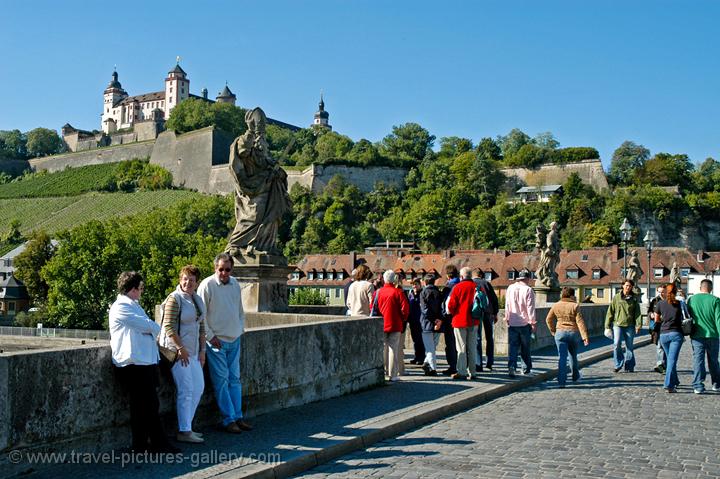 on the Alte Mainbrcke, Bridge over the River Main