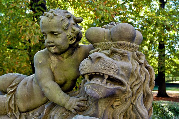 statue at the Hof Garten (Court Garden), Residenz
