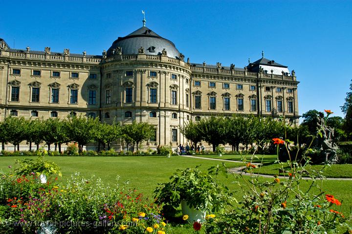 the Baroque Residence (Residenz) Palace, Hof Garten