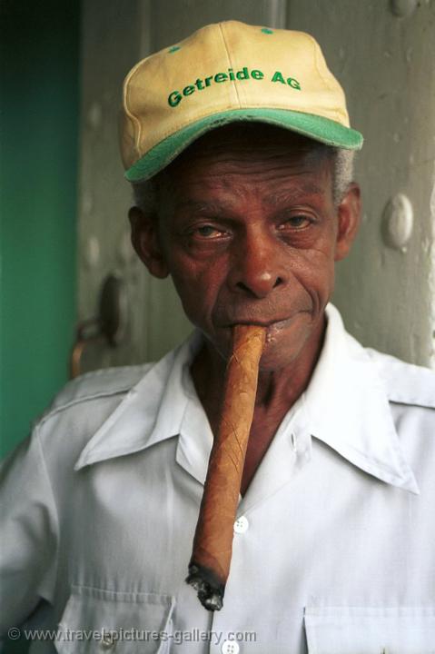 cigar man in front of the factory, Pinar del Rio