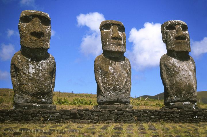 Pictures of Chile- Rapa Nui- Easter Island - Moai statues at Ahu Akivi