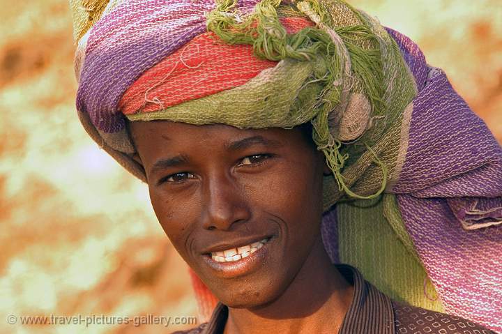 boy with a turban near Tis Isat (Blue Nile Falls)