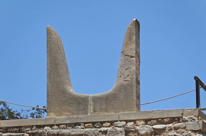 the Horns of Consecration, a Minoan religious symbol