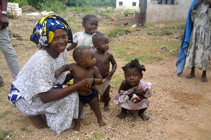 woman and children, Wasini Island